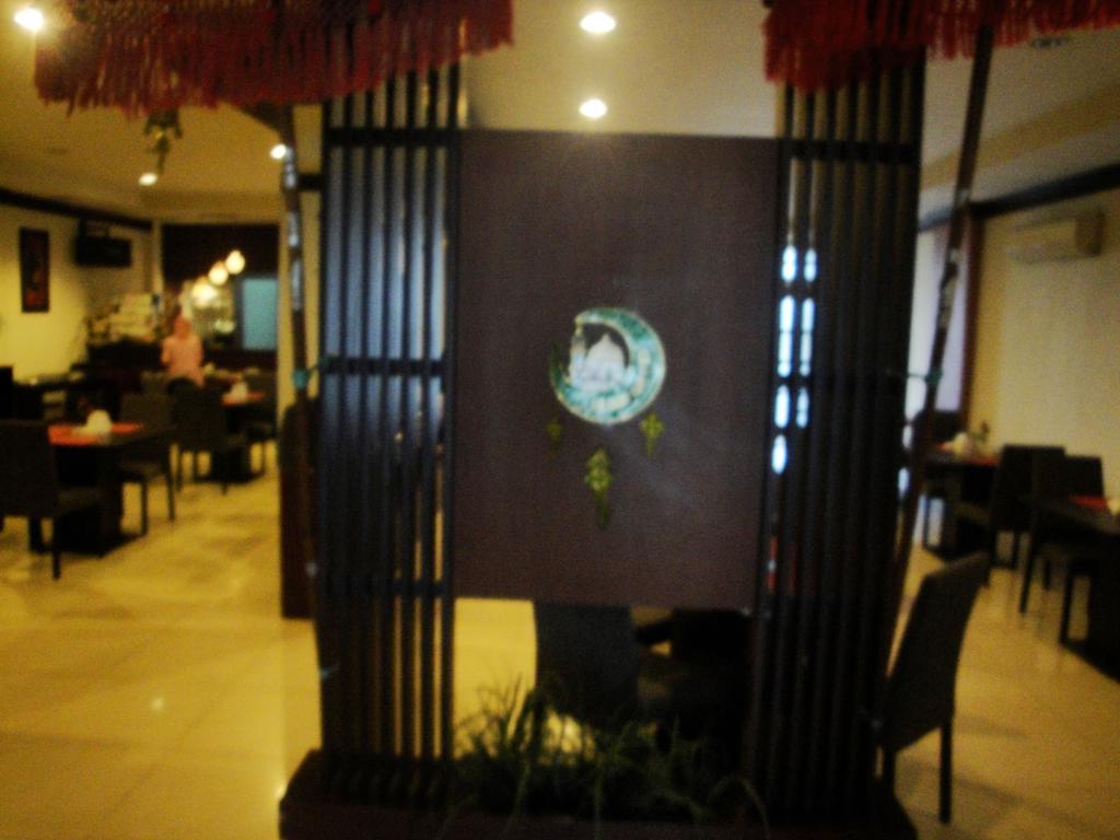 Imperial Hotel Kendari Bagian luar foto